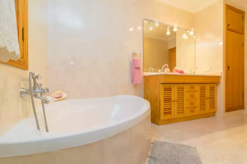 Holiday rentals in Villa ginebro, Port de Pollença