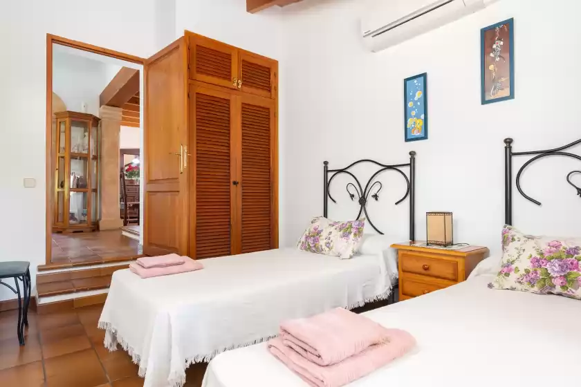 Holiday rentals in Ca na marga, el Vilà