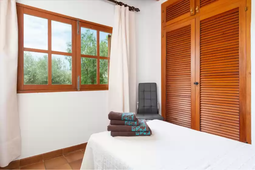 Holiday rentals in Ca na marga, el Vilà