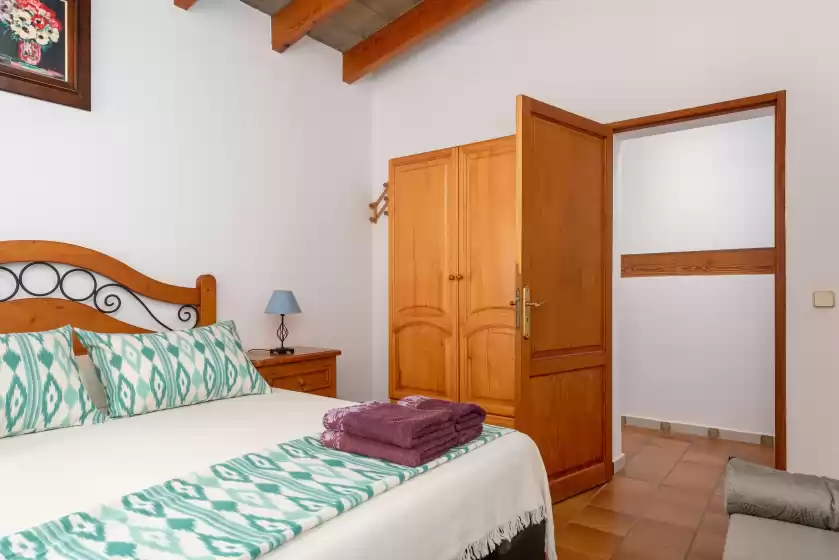 Holiday rentals in Ca na marga, el Vilà