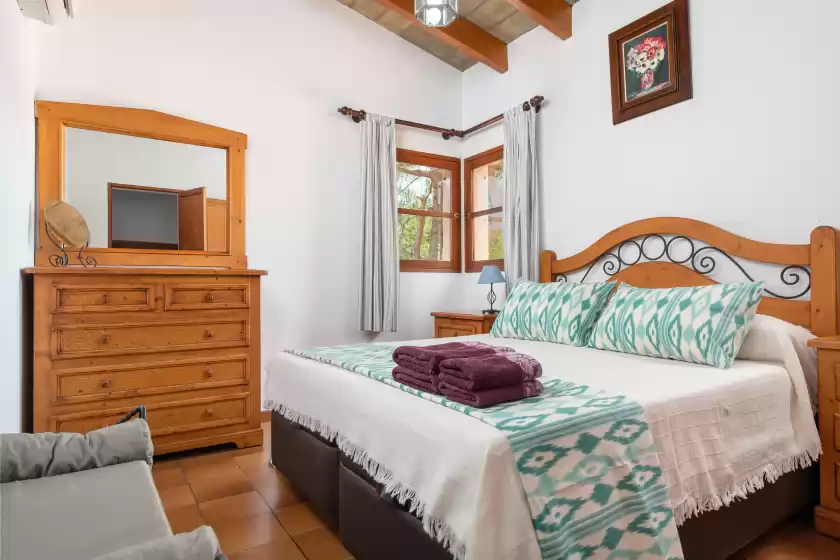 Holiday rentals in Ca na marga, el Vilà