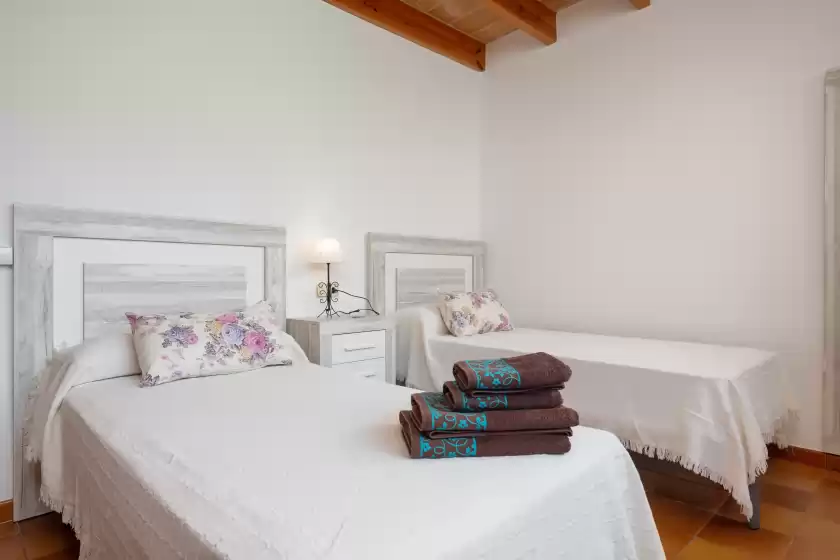 Holiday rentals in Ca na marga, el Vilà