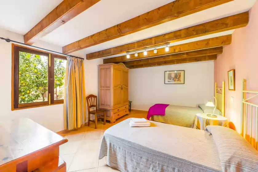 Holiday rentals in Ses vacances, Campos