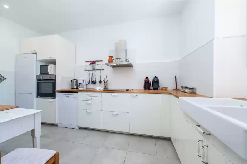 Holiday rentals in Cas pago, Cas Concos