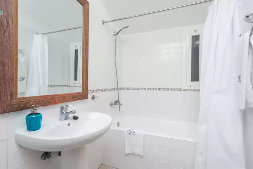 Holiday rentals in Cas pago, Cas Concos