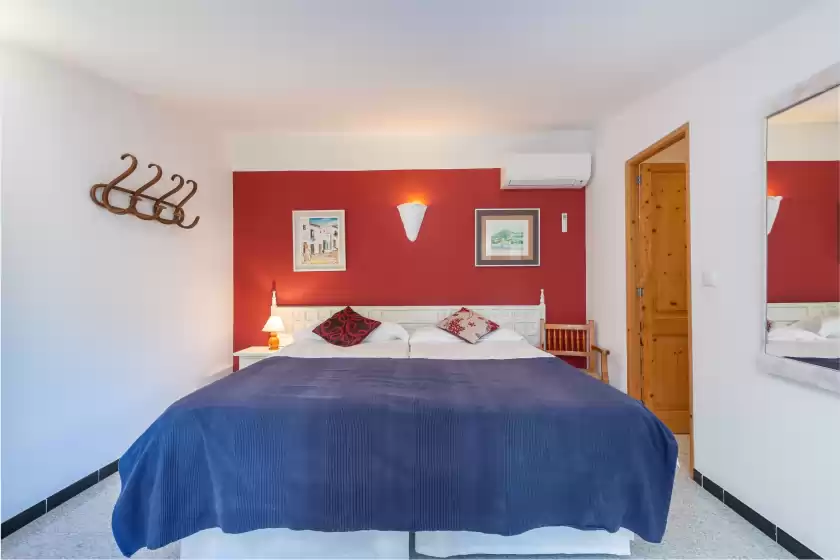 Holiday rentals in Cas pago, Cas Concos