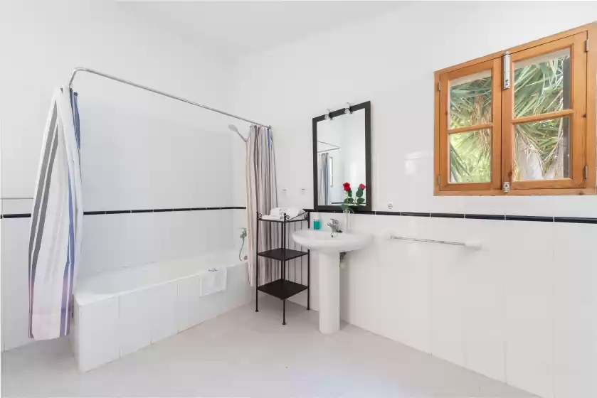 Holiday rentals in Cas pago, Cas Concos