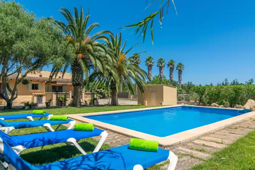 Holiday rentals in Es garballons