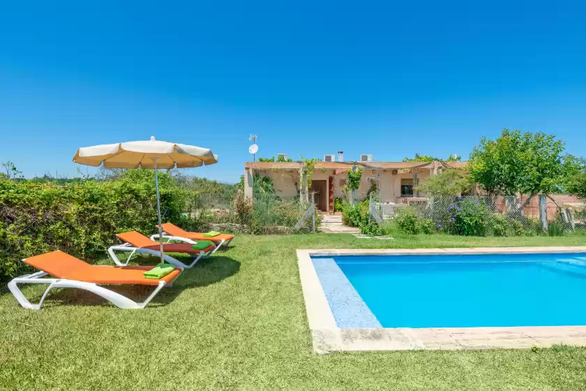 Holiday rentals in El reboster (carboneras), Maria de la Salut