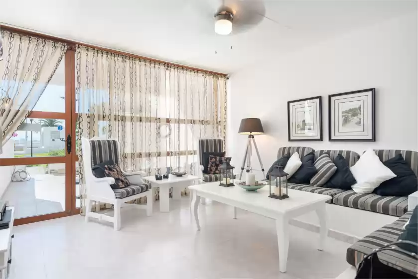 Holiday rentals in Apartamento 15 edificio canopus, Port d'Alcúdia