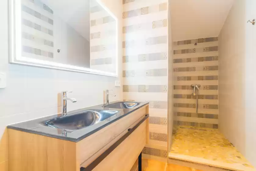 Holiday rentals in Cas capellà & casa rubí, Artà