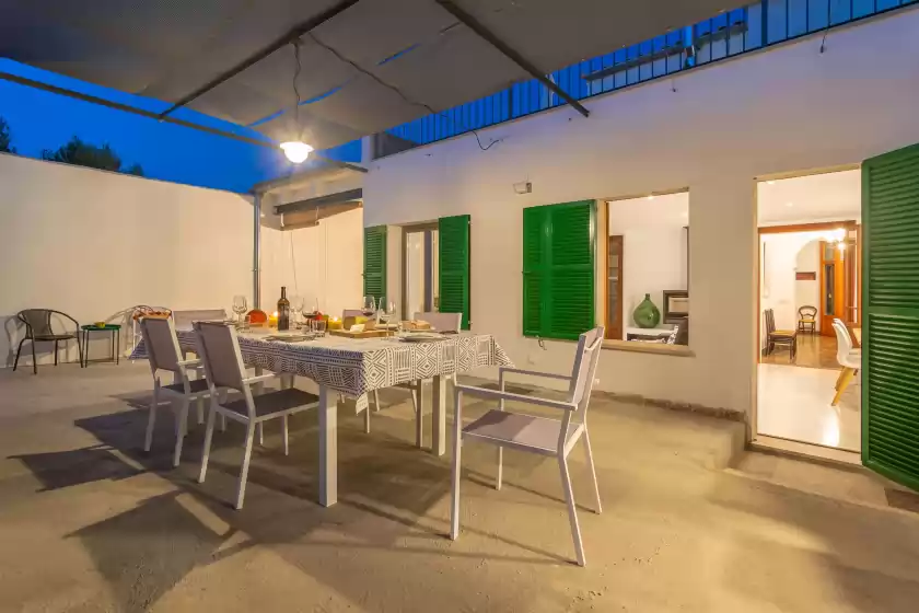 Holiday rentals in Sa teulera de pina, Pina