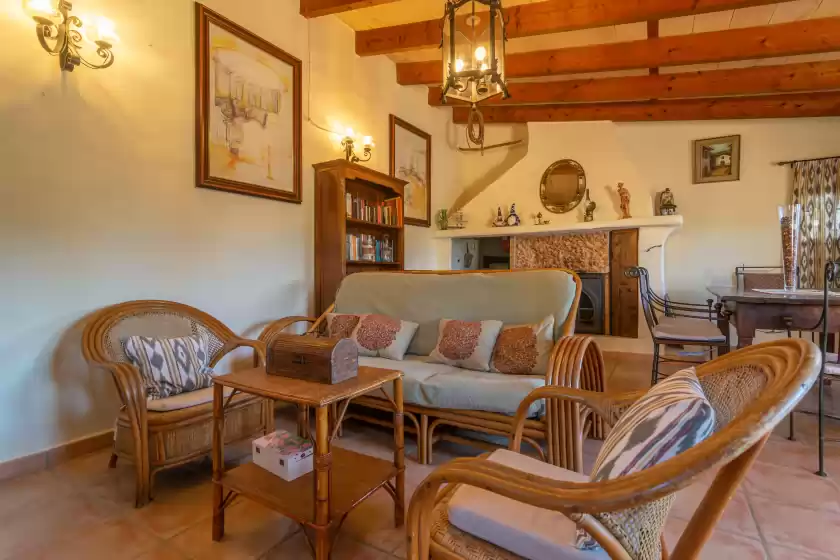 Holiday rentals in Canaus, Porreres