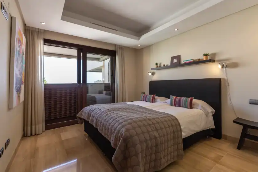 Holiday rentals in Bahia de la plata 2d pisc cat 5, Estepona