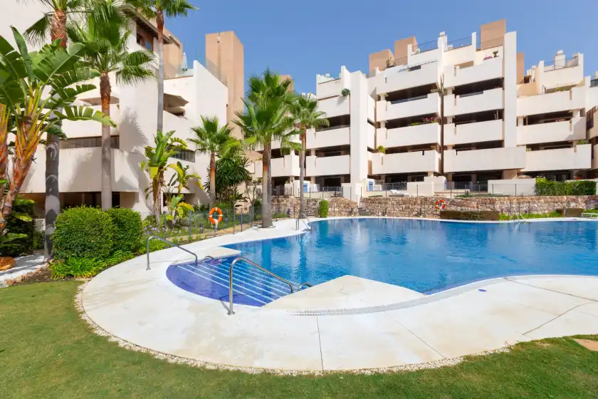 Holiday rentals in Bahia de la plata 2d pisc cat 5, Estepona