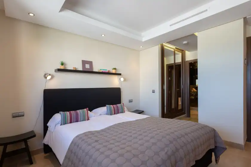 Holiday rentals in Bahia de la plata 2d pisc cat 5, Estepona