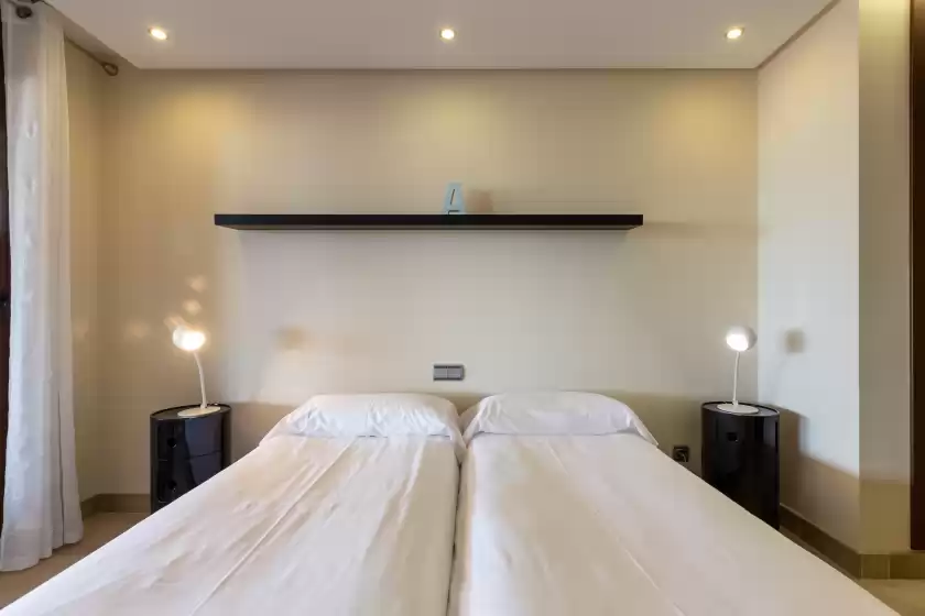 Ferienhaus auf Bahia de la plata 2d atico pisc cat 6, Estepona