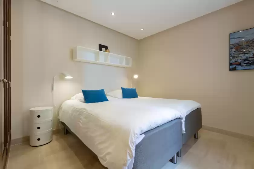 Ferienhaus auf Bahia de la plata 3d atico pisc cat 7, Estepona