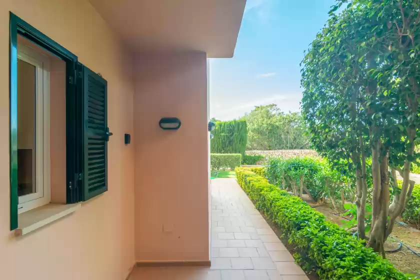 Holiday rentals in Barca trencada, es Cap des Moro