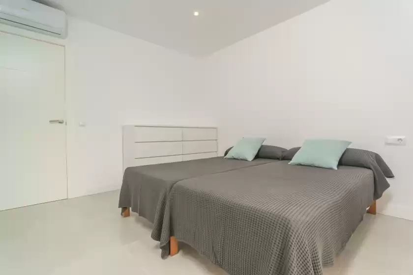 Holiday rentals in Casa blanca nº 1, Costa des Pins