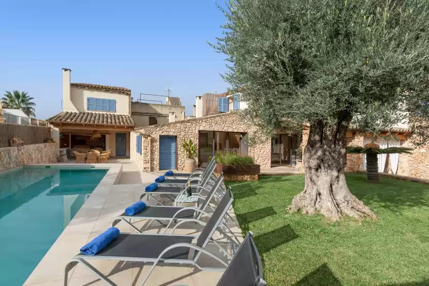 Holiday rentals in Can font (costitx)