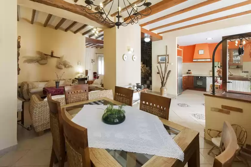 Holiday rentals in Llaurada, Benimeli