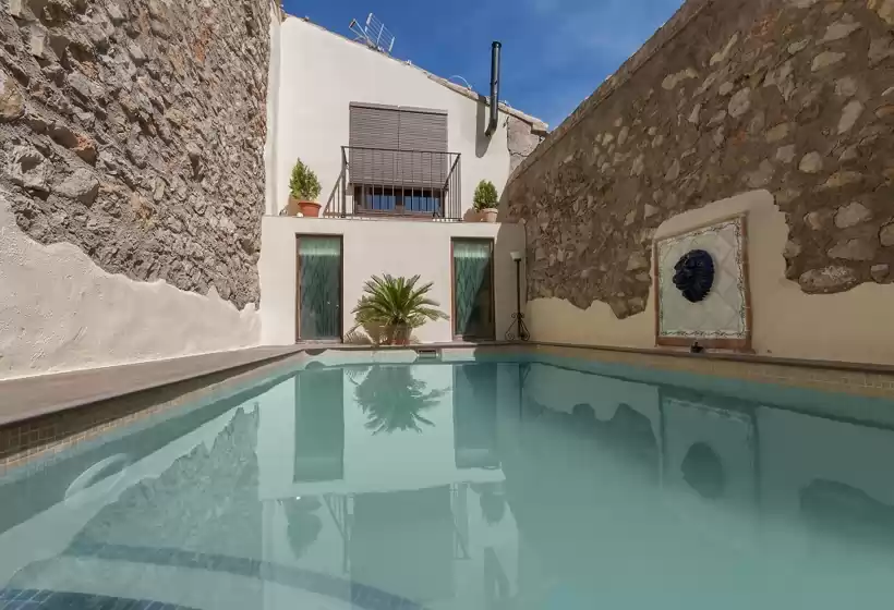 Holiday rentals in Llaurada