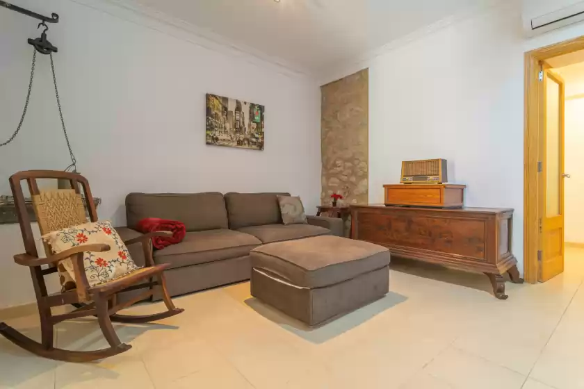 Holiday rentals in Casa nord 4pax, Caimari