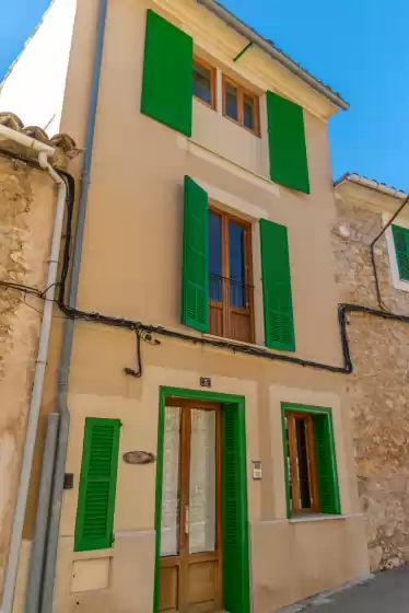Holiday rentals in Casa nord 4pax, Caimari
