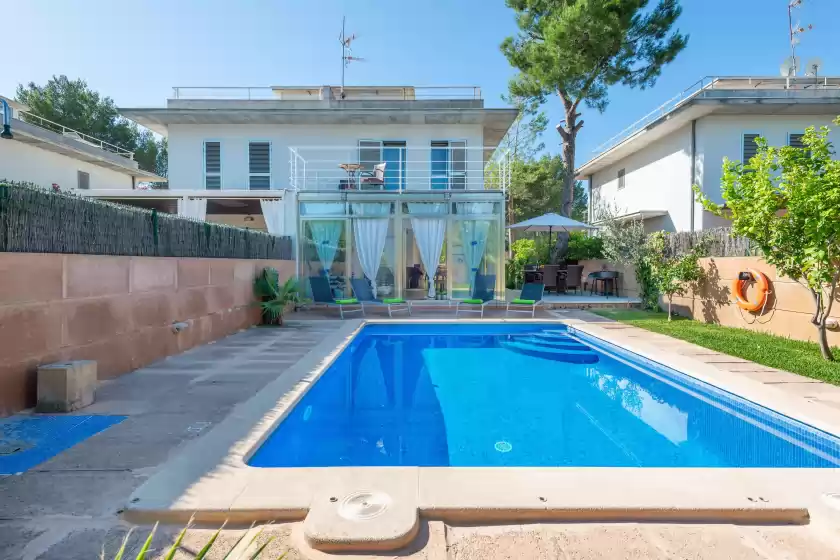 Holiday rentals in Cultura