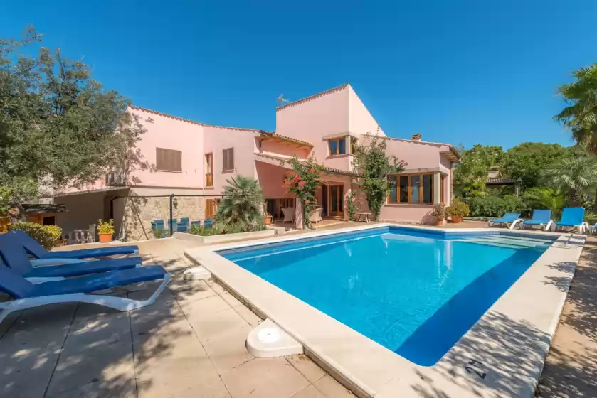 Holiday rentals in Villa cala gran