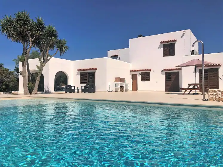 Holiday rentals in Belantara
