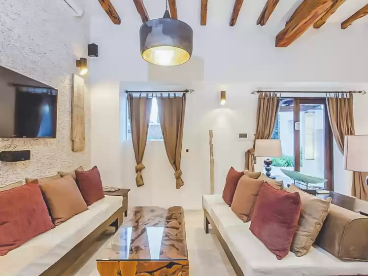 Holiday rentals in Can alivia, Sant Llorenç de Balàfia