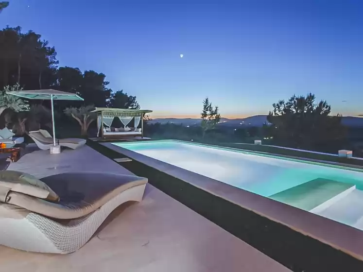 Holiday rentals in Can alivia, Sant Llorenç de Balàfia