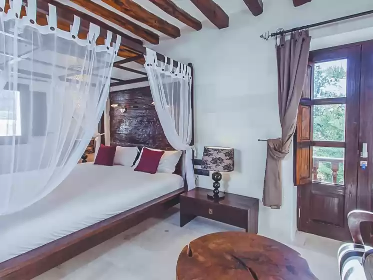 Holiday rentals in Can alivia, Sant Llorenç de Balàfia