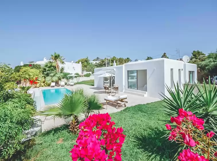 Holiday rentals in Can emma
