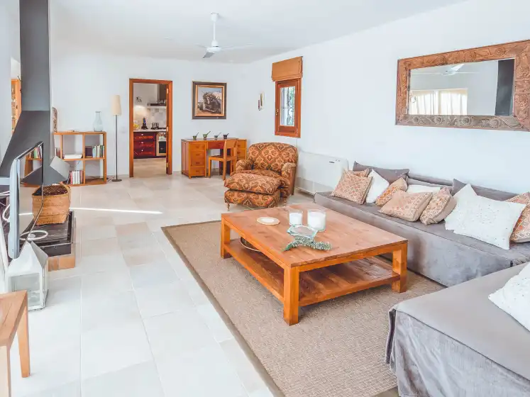 Holiday rentals in Can scarlett, Jesús