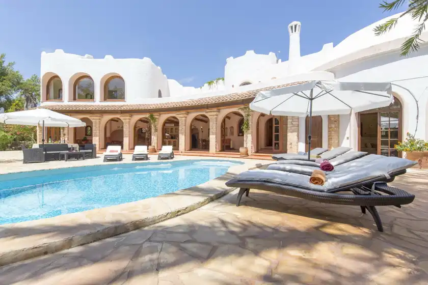 Ferienhaus auf The beach villa, Sant Carles de Peralta