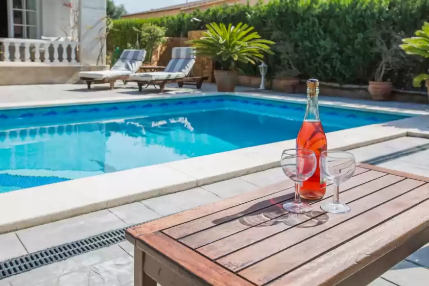 Holiday rentals in Can navarro, Cala Pi
