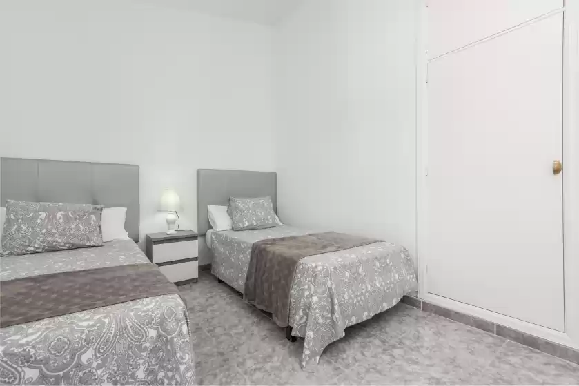 Holiday rentals in Can navarro, Cala Pi