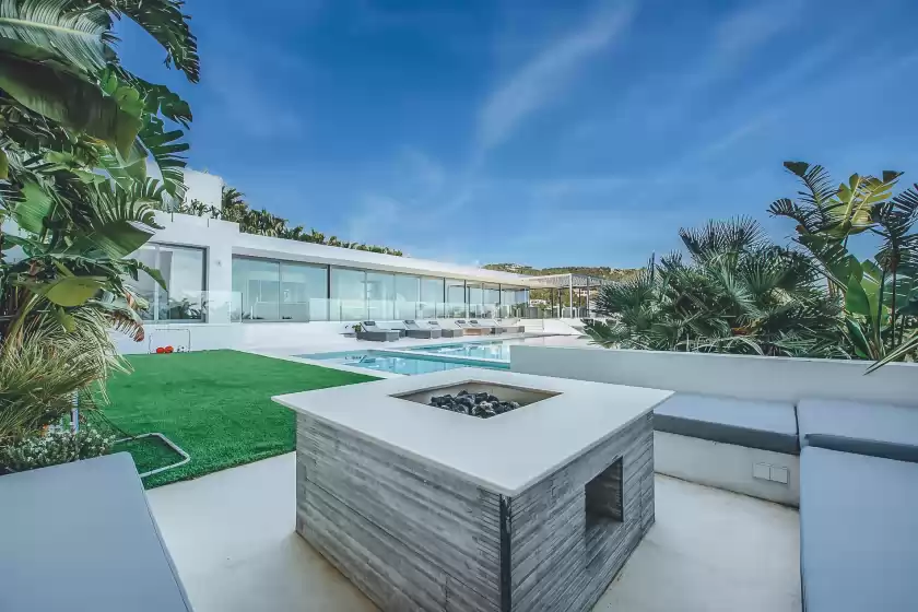 Holiday rentals in Villa lyla, Jesús