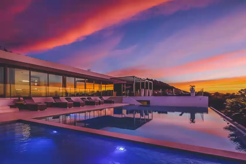 Holiday rentals in Villa lyla, Jesús