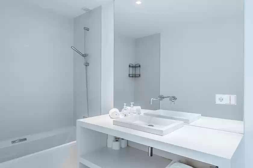 Holiday rentals in Villa lyla, Jesús