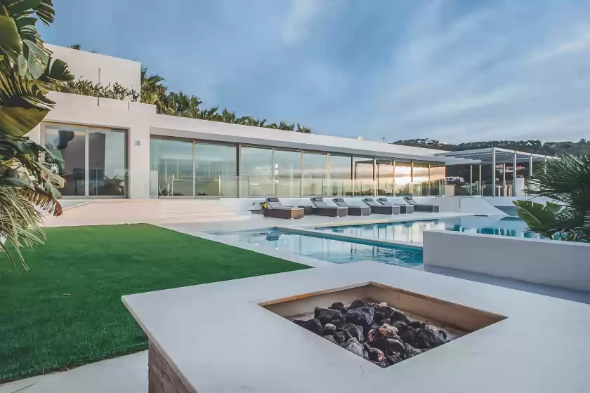Holiday rentals in Villa lyla, Jesús