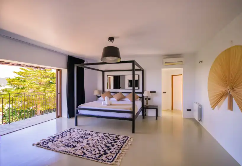 Holiday rentals in Villa rouge, Sant Antoni de Portmany
