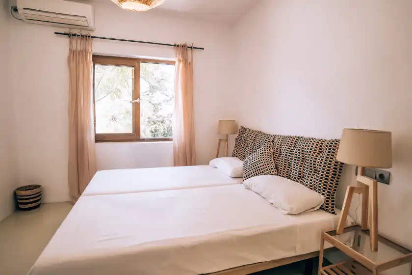 Holiday rentals in Villa rouge, Sant Antoni de Portmany