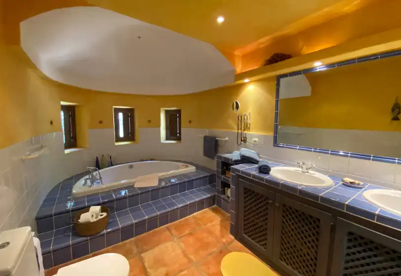 Holiday rentals in Villa silent, Sant Carles de Peralta