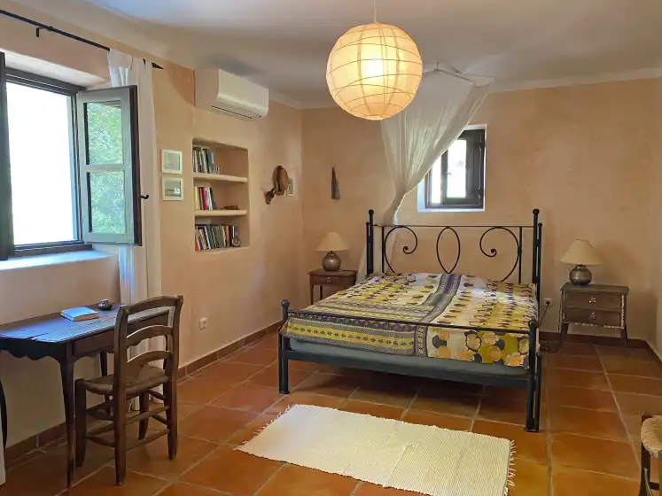 Holiday rentals in Villa silent, Sant Carles de Peralta