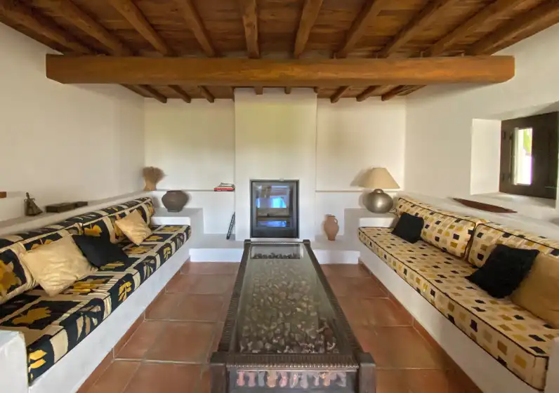 Holiday rentals in Villa silent, Sant Carles de Peralta