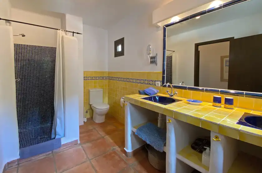 Holiday rentals in Villa silent, Sant Carles de Peralta